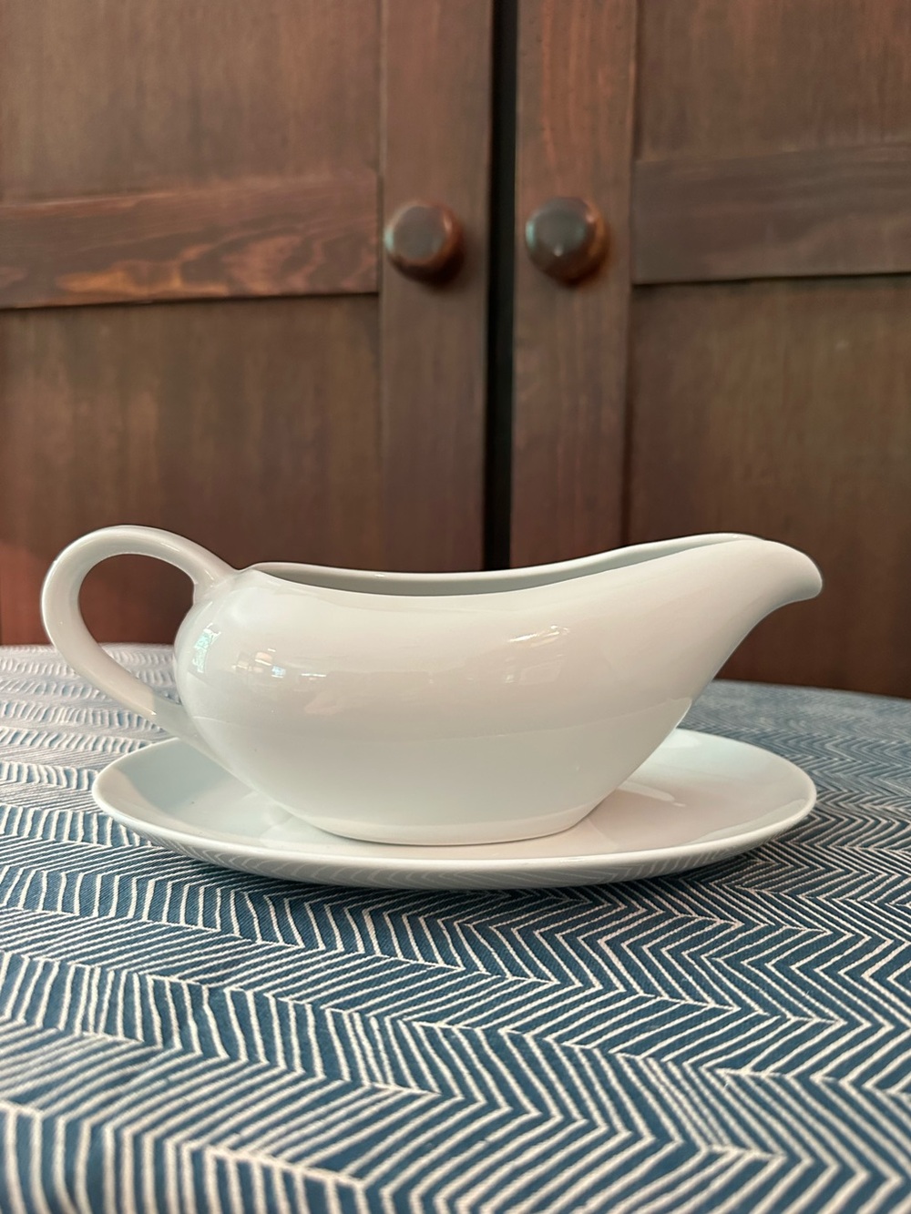Vintage Gravy Boat and dish • ceramic